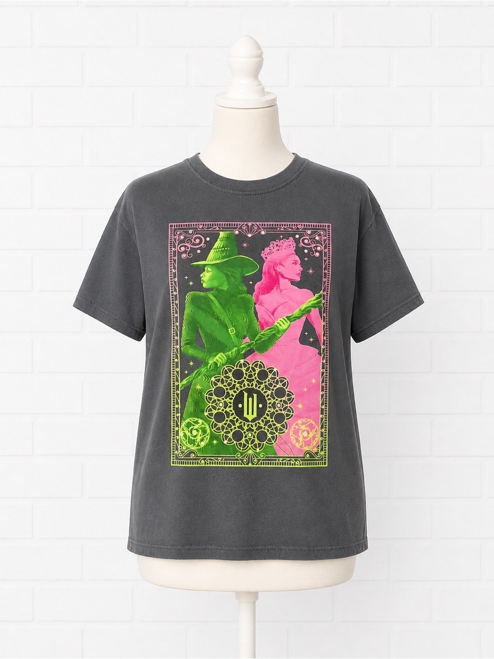 Wicked girls short sleeve t-shirt size small 6/7